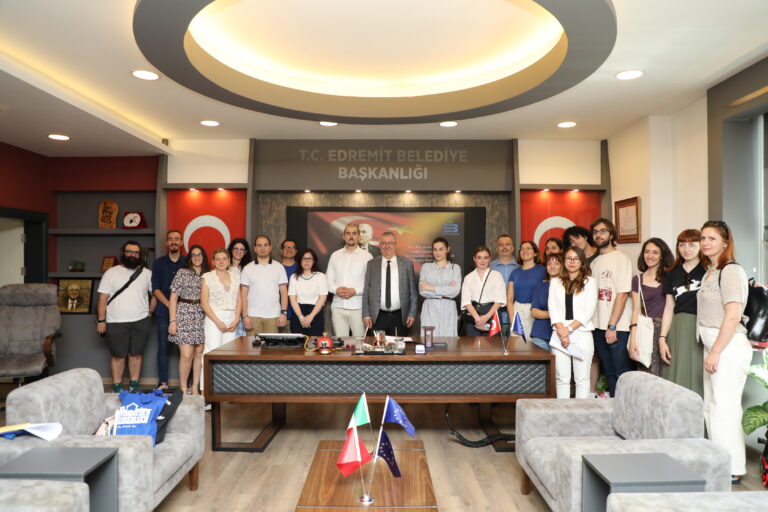 Hackathon “Make it Grow” in Turkey: an opportunity for young European entrepreneurs to develop crowdfunding projects.